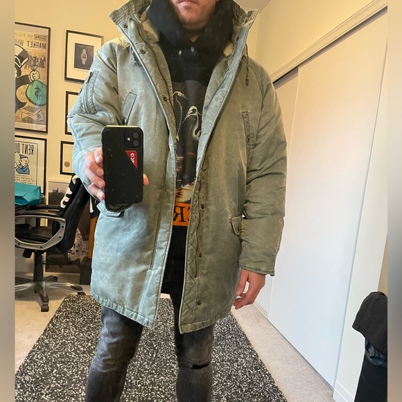 John Elliott Oversized Parka Size 4 (L)-$650 (Retail $2000) 90/10 fill - Picture 9 of 9